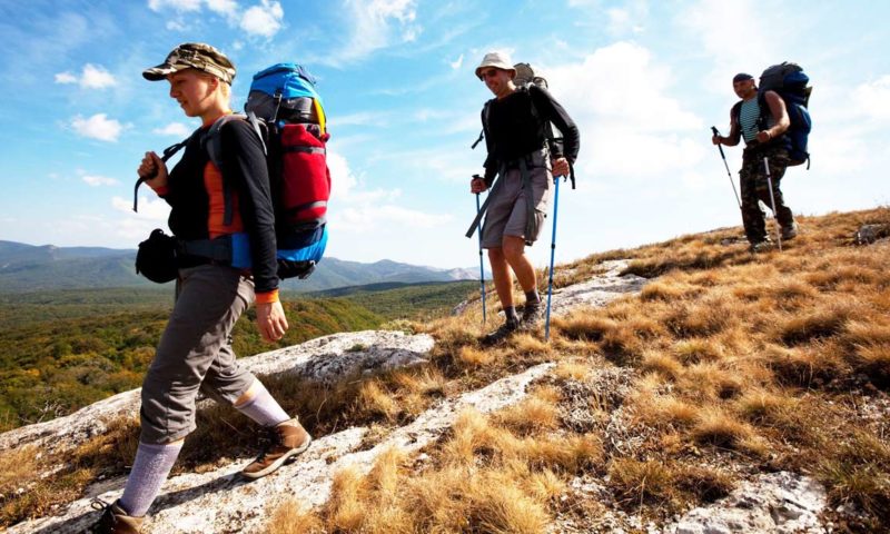 Kit da escursionista: ecco cosa devi portare in cima alle vette