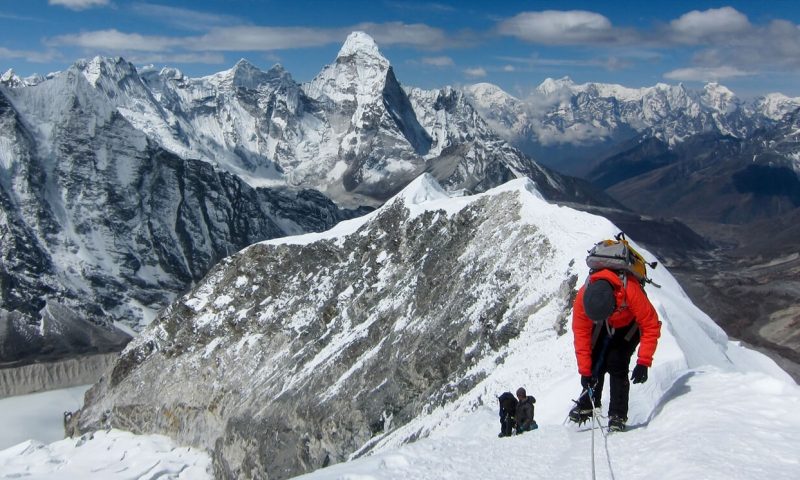 Cordata giapponese su un picco vergine in Nepal, ecco le informazioni